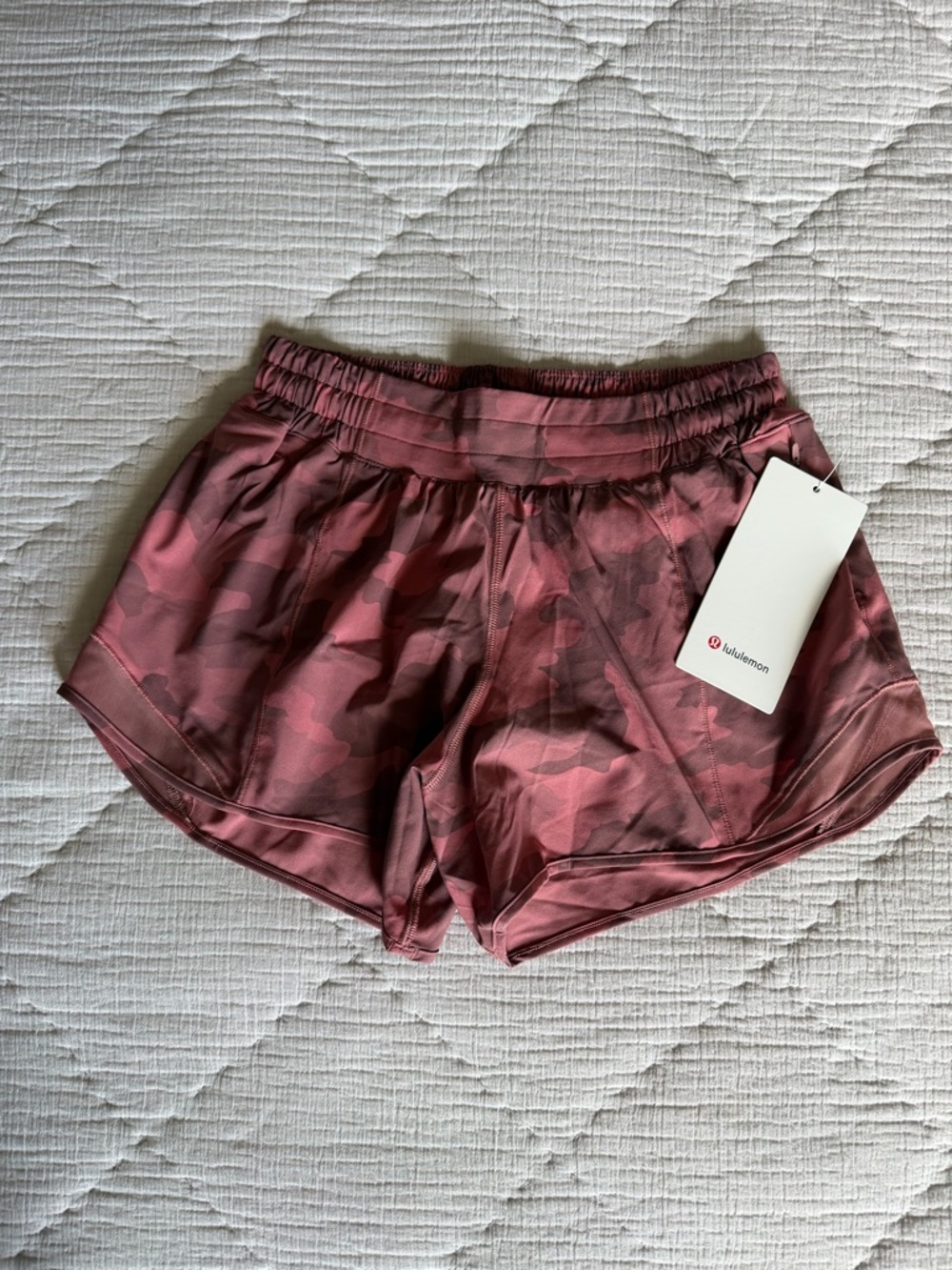 Lululemon Hotty Hot Low Rise Short 4" Heritage 365 Camo Multi / Spiced Chai 6